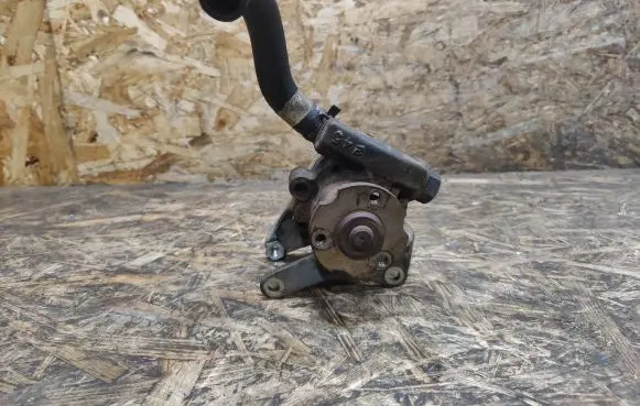 Jaguar XK8 - XKR Power steering pump MJA8111BH