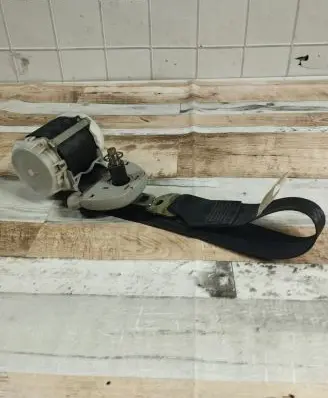 Toyota Corolla Verso AR10 Third row seat belt H073818