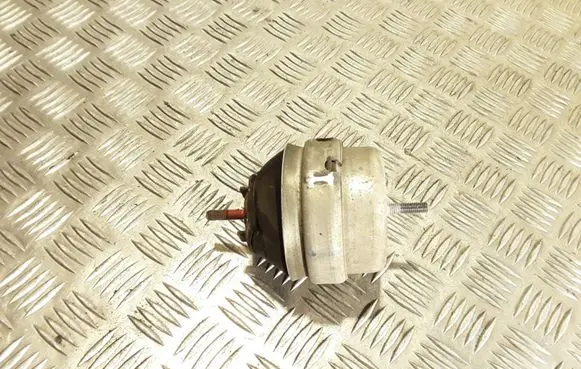 Audi A4 S4 B6 8E 8H Engine mount bracket 8E0199382B