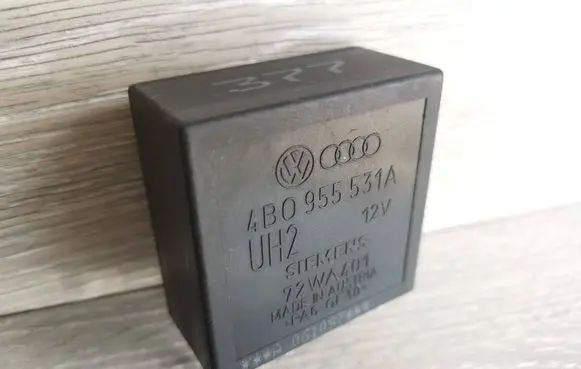Volkswagen PASSAT B5 Other relay 4B0955531A 72WA401 061097