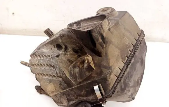 Audi A6 S6 C6 4F Air filter box 4F0133837BB