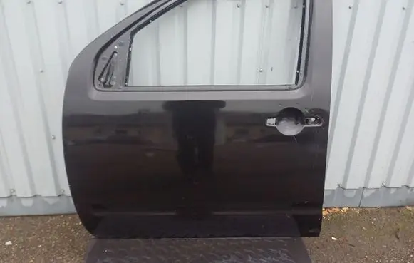 Nissan Navara D40 Front door