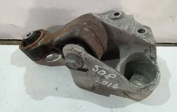Peugeot 508 Engine mounting bracket 9647646380