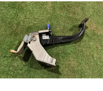 Hyundai i10 Brake pedal 32800K7100