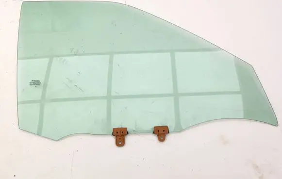 Nissan Juke II F16 Front door window glass four-door