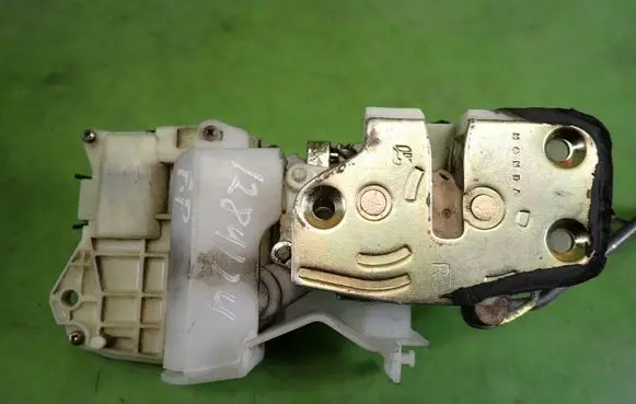Honda Odyssey Front door lock
