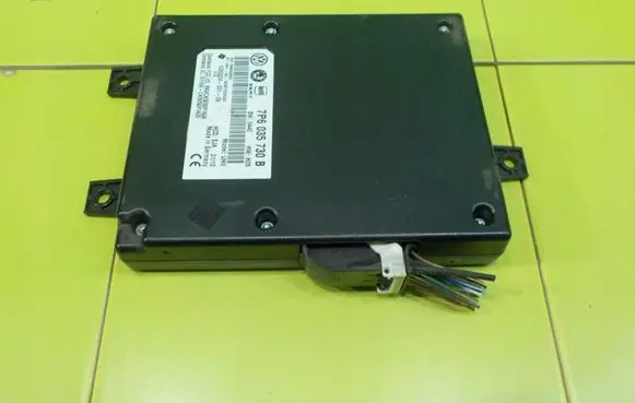 Volkswagen Golf VI Central body control module 7P5035730B ZP57