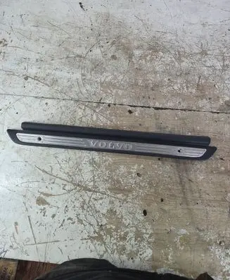 Volvo S40, V40 Front sill trim cover 30818426