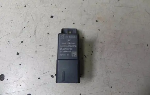 Ford Kuga I Glow plug pre-heat relay 9803299780 VD6427