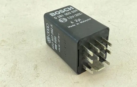 Audi A6 S6 C6 4F Glow plug pre-heat relay 4E0907282A 061205