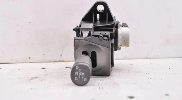 Toyota Prius (XW20) Gear shifter/selector 