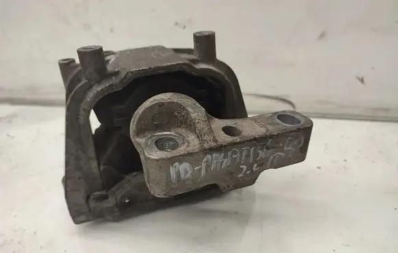 Volkswagen PASSAT B6 Engine mount bracket K0199262