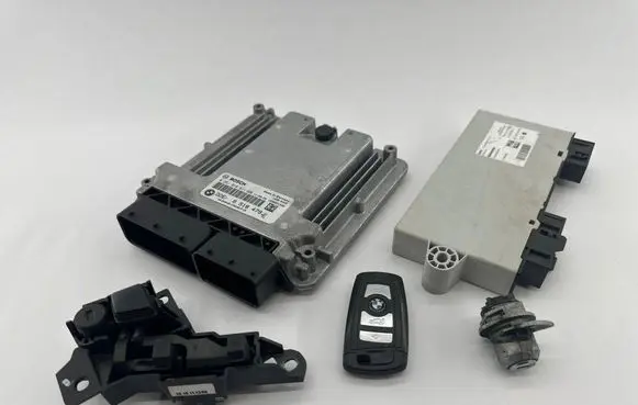 BMW 5 F10 F11 Engine ECU kit and lock set 8518479 030030873 0281018611