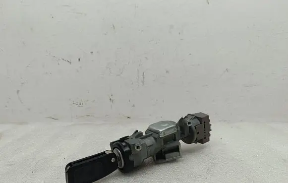 Ford C-MAX I Ignition lock 3M513F880AD
