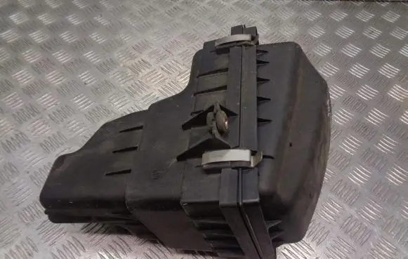 Opel Agila A Air filter box 09204631