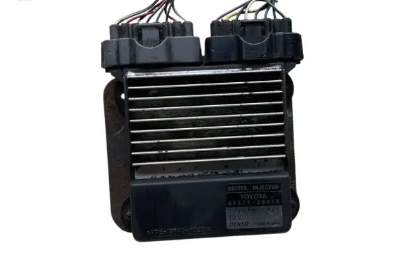 Toyota Avensis T250 Fuel injection control unit/module 8987120050 1310001261