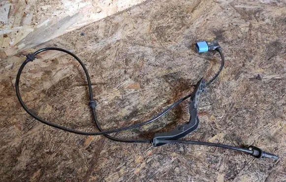 Mercedes-Benz GLA W156 X156 ABS rear brake sensor A2469059402