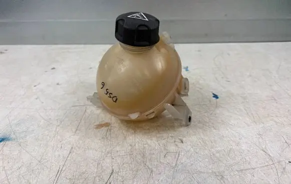 Citroen DS5 Coolant expansion tank/reservoir 9684527680