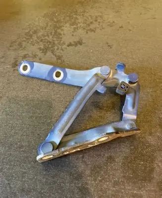 Volkswagen Transporter - Caravelle T5 Engine bonnet/hood hinges 7H0823302D