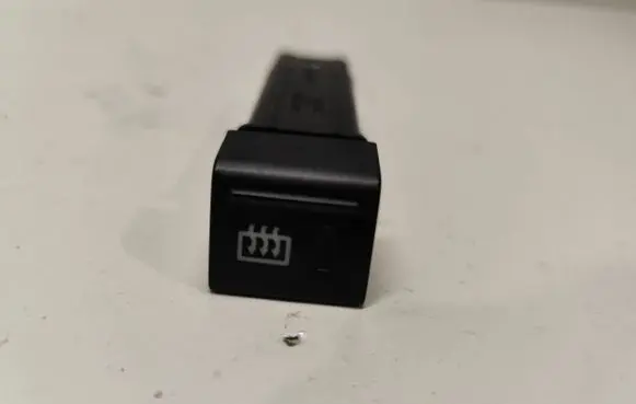 Hyundai Getz Windscreen/window heater switch 93710 1C000 505102