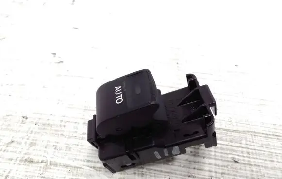 Lexus CT 200H Electric window control switch 192801