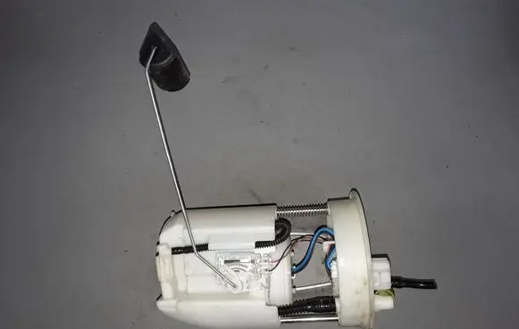 Mazda 3 II In-tank fuel pump PE201335X