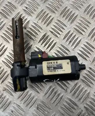 Chrysler Voyager Seat adjustment motor 882494 5709790