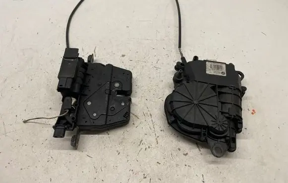 BMW 3 F30 F35 F31 Central locking motor C08173105