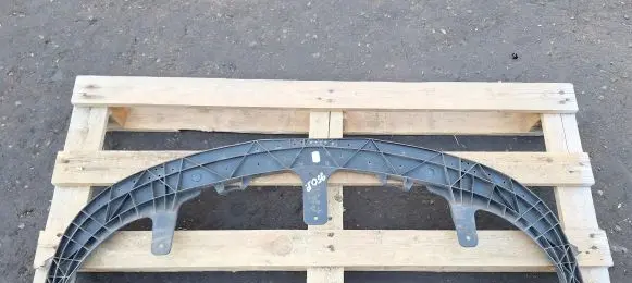 Front bumper lip