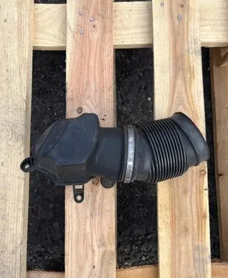 BMW 6 F12 F13 Intake resonator 7843277