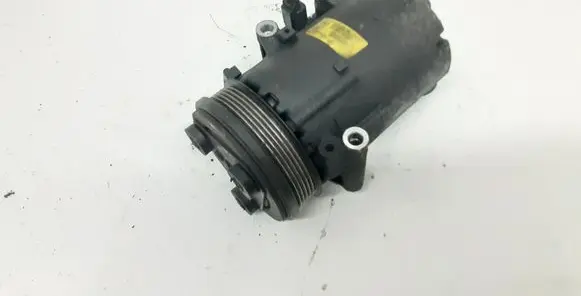 Volvo V50 Air conditioning (A/C) compressor (pump)