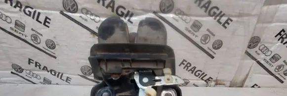 Audi A6 S6 C5 4B Loading door lock 141200