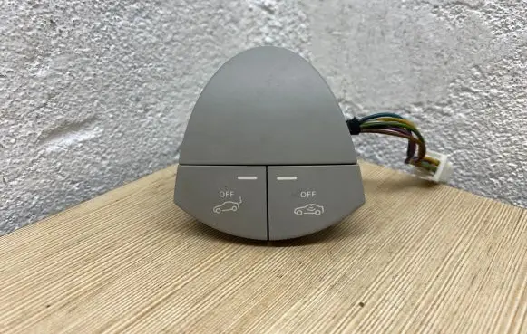 Mercedes-Benz CLS C219 Alarm switch A2118213151Q9 8702533024