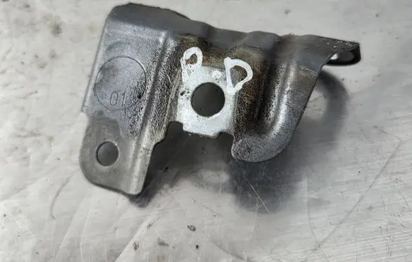 BMW 6 F06 Gran coupe Fender mounting bracket