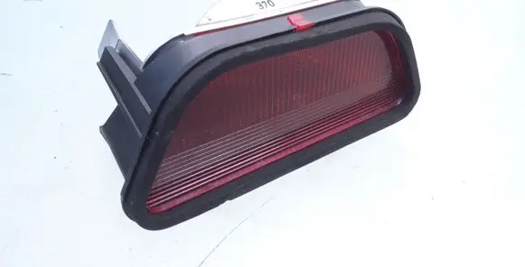 Third/center stoplight