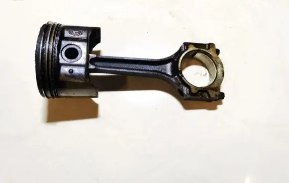 Ford Focus Piston with connecting rod