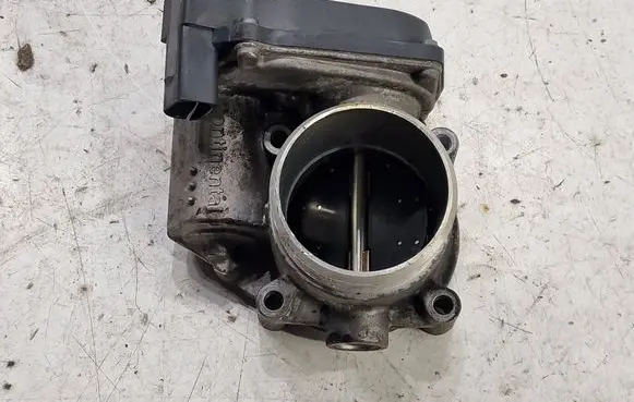 Audi A3 S3 8P Throttle valve 06F133062J