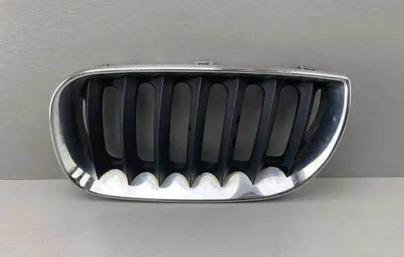 BMW X3 E83 Front bumper upper radiator grill 3402909 51133402909