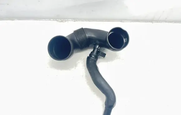 Mercedes-Benz ML W163 Turbo air intake inlet pipe/hose A6120940808