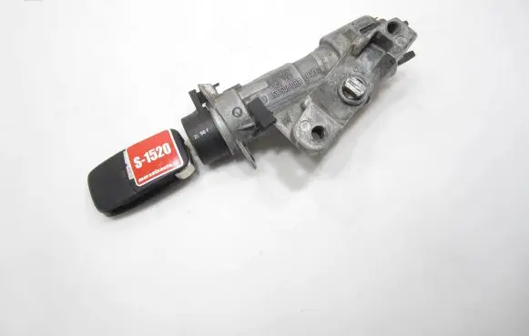 Volkswagen PASSAT B5.5 Ignition lock 4B0905851C
