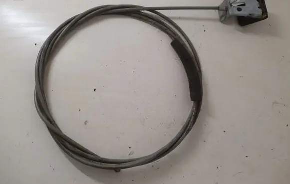 Toyota Land Cruiser (HDJ90) Fuel cap flap release cable 