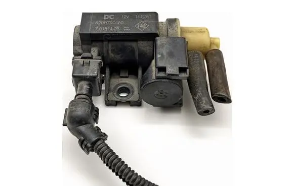 Mercedes-Benz Citan W415 Fuel pressure regulator 8200790180