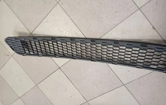 Toyota Sienna XL30 III Front bumper lower grill 5311208010