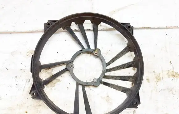 Citroen Xsara Radiator cooling fan shroud 8240347