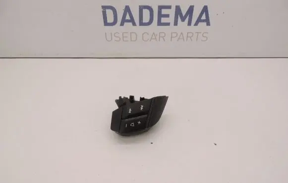 Volvo S60 Steering wheel buttons/switches 8685484 D204