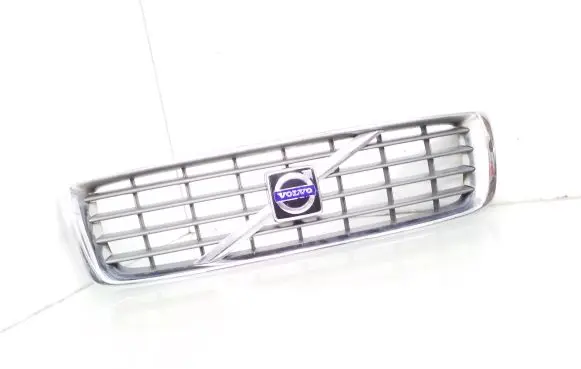 Front bumper upper radiator grill