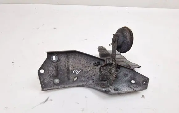 Mitsubishi Outlander Fender mounting bracket 