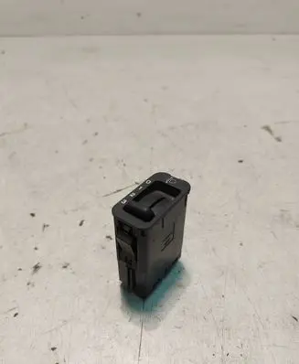 Honda HR-V Headlight level height control switch M10588