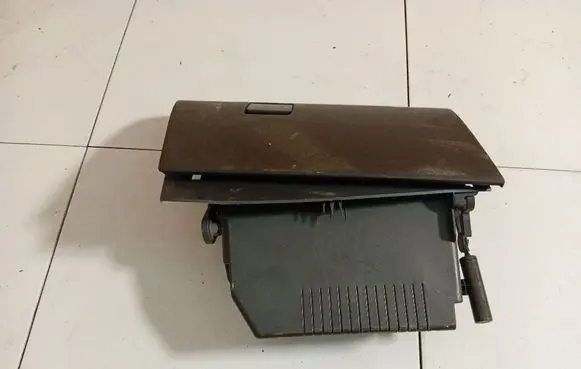 Opel Astra H Glove box 1B191459