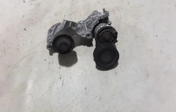 Smart ForFour II W453 Generator/alternator bracket 117107055R